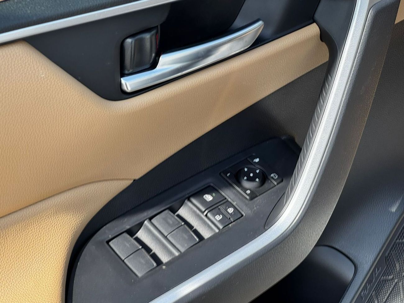 Toyota RAV4 2025 TOYOTA RAV 4 2.5L HYBRID SUNROOF FABRIC SEATS GCC SPEC MID OPTION