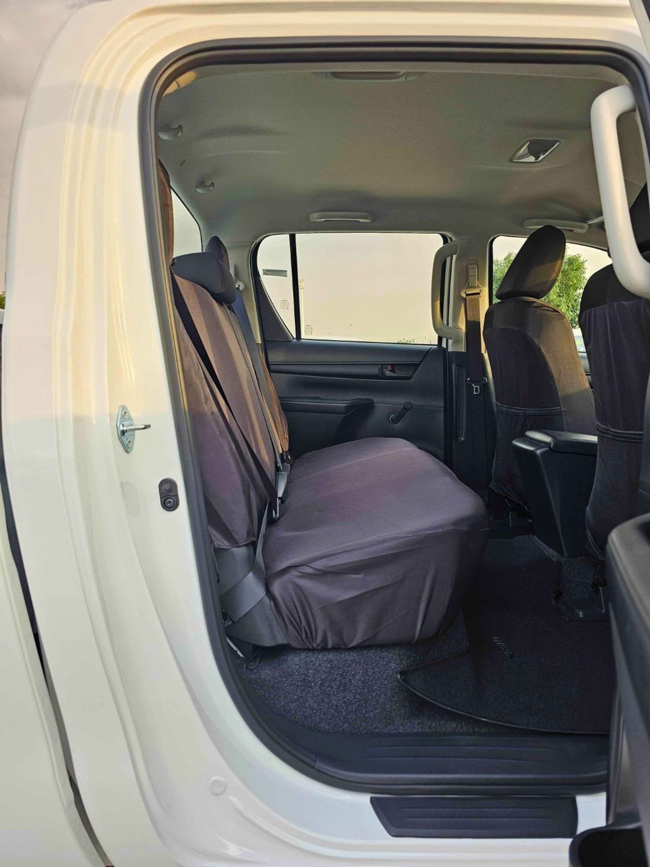 تويوتا هيلوكس NARROW BODY DOUBLE CABIN / 2.4L M/T DIESEL / REAR CHROME BUMPER / DIFF-LOCK (CODE # GLX-G2)