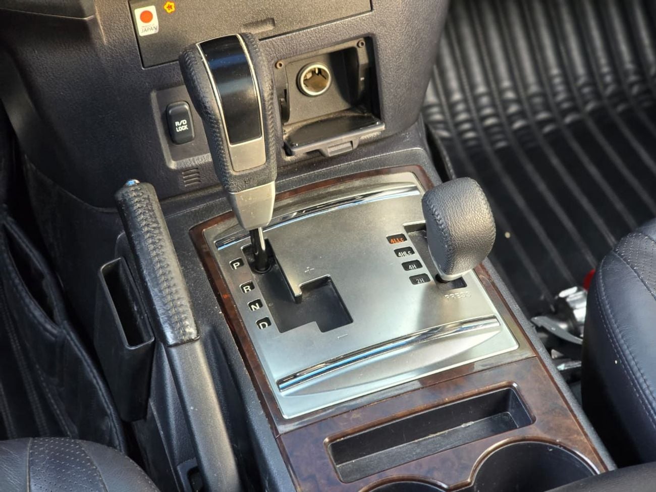 Mitsubishi Pajero GLS HIGHLINE TOP Mitsubishi Pajero 2011 GLS 3.8L | GCC Specs | Excellent Condition | Orginal paint |