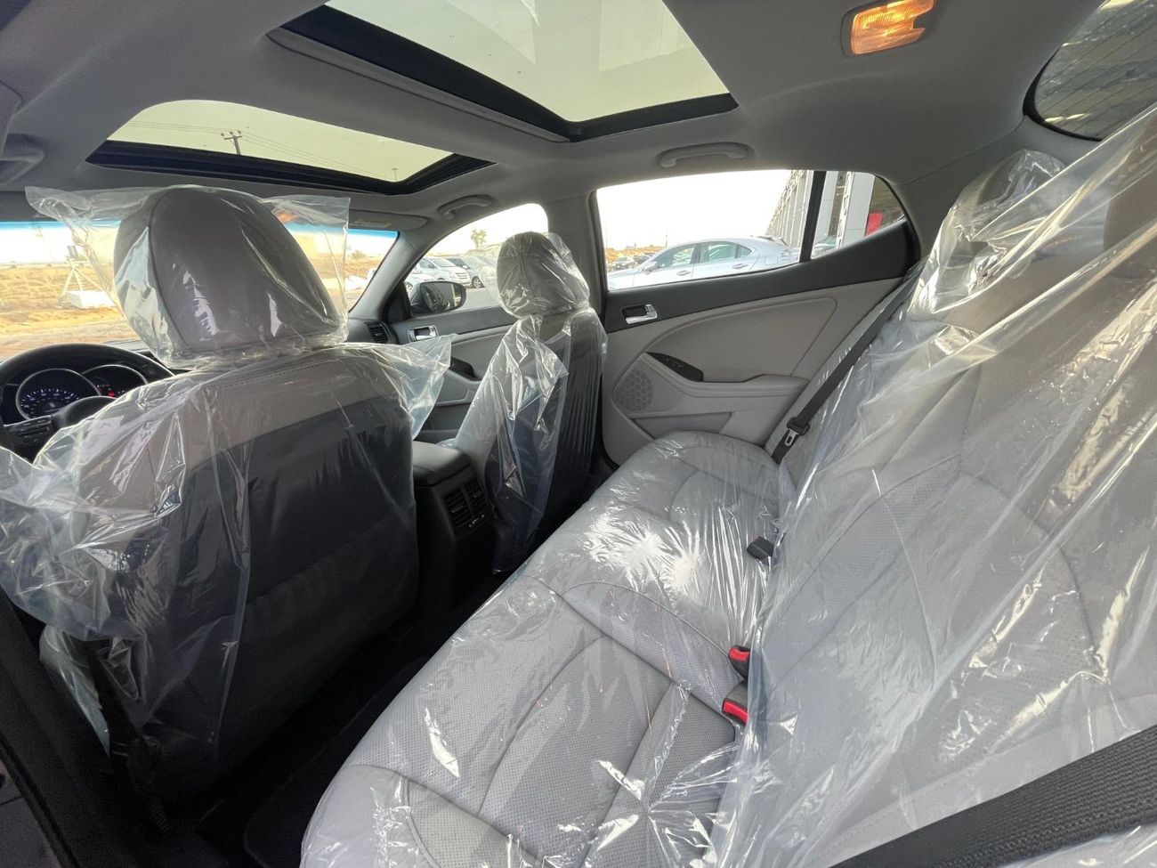 Kia Optima FULL OPTIONS / PANORAMIC SUNROOF / IN PERFECT CONDITION