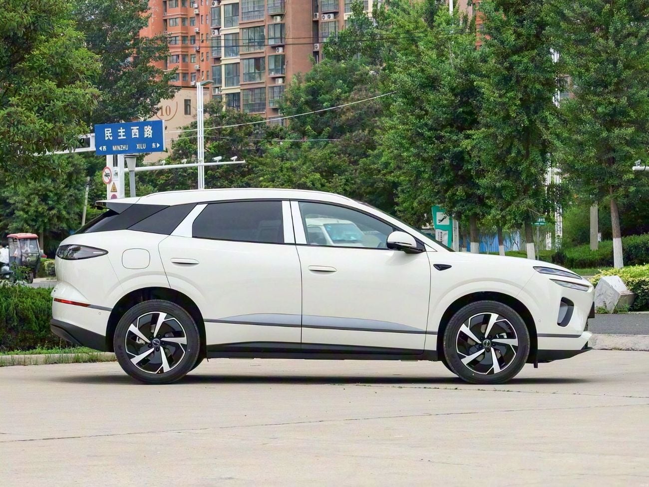 BYD Sealion 06 605KM EV plus white-grey