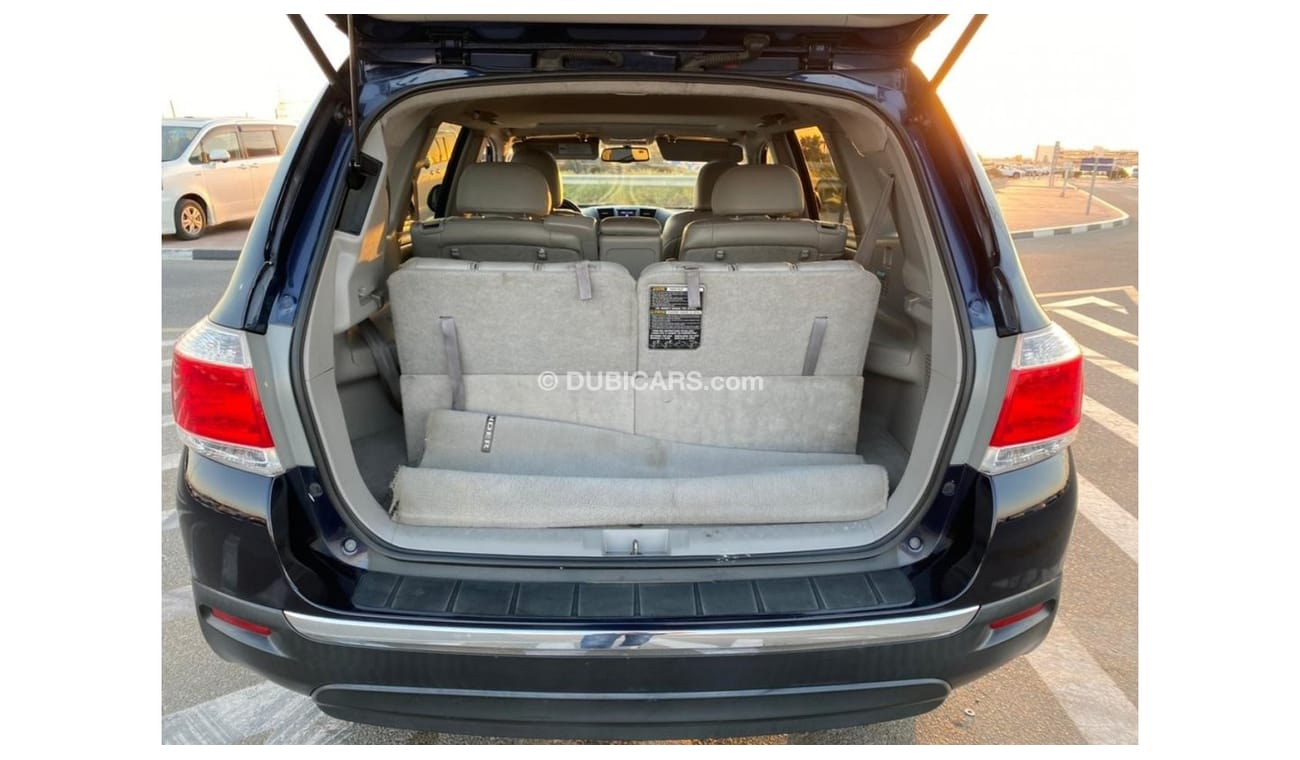 Toyota Highlander 2013 TOYOTA HIGHLANDER 4WD / Full Option / Perfect Condition