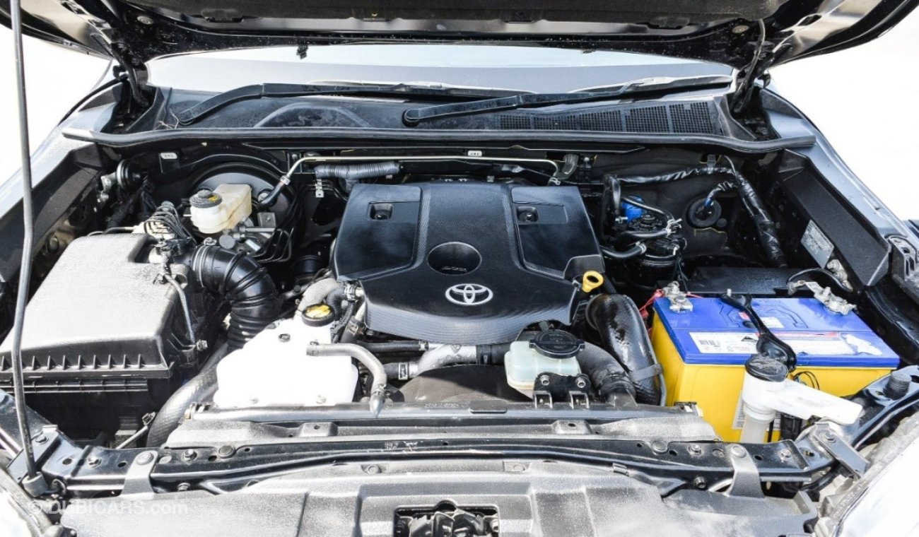 تويوتا هيلوكس Toyota Hilux 2.4 RHD Diesel engine model 2018 car very clean and good condition