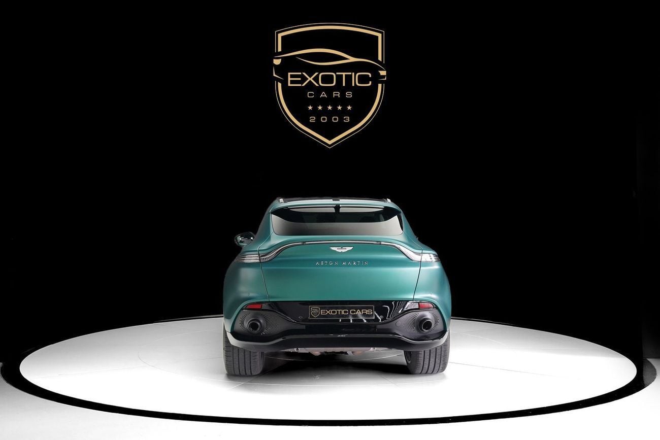 Aston Martin DBX STD 550