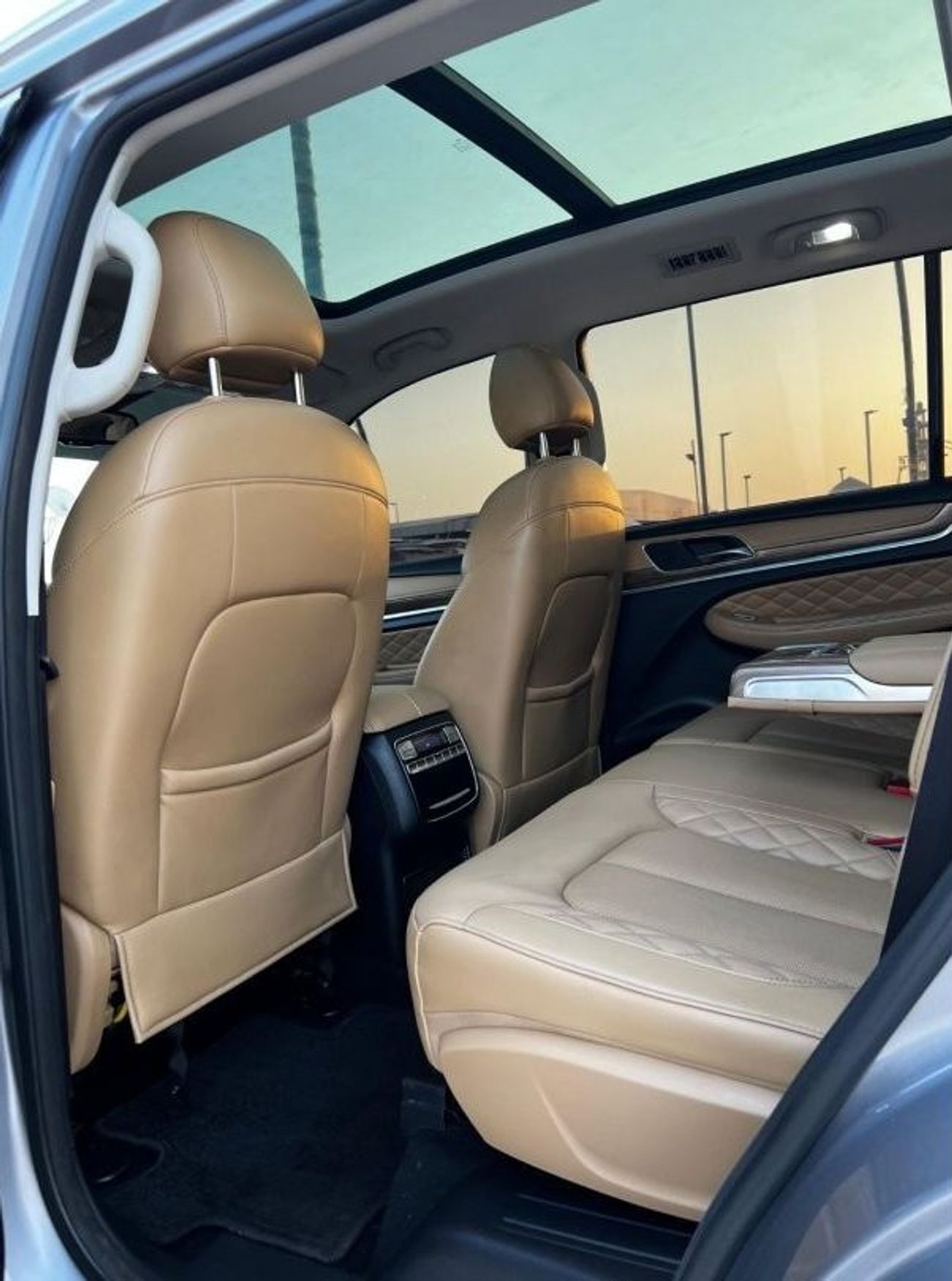 أم جي RX8 لاكجري