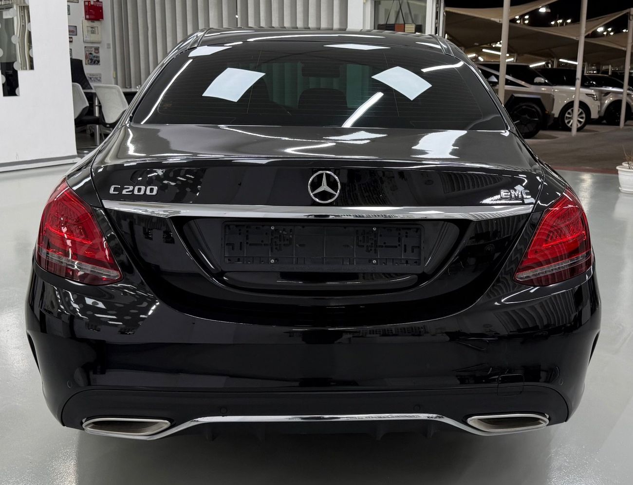 Mercedes-Benz C 200 GCC .. FSH .. AMG .. Perfect Condition .. Panoramic