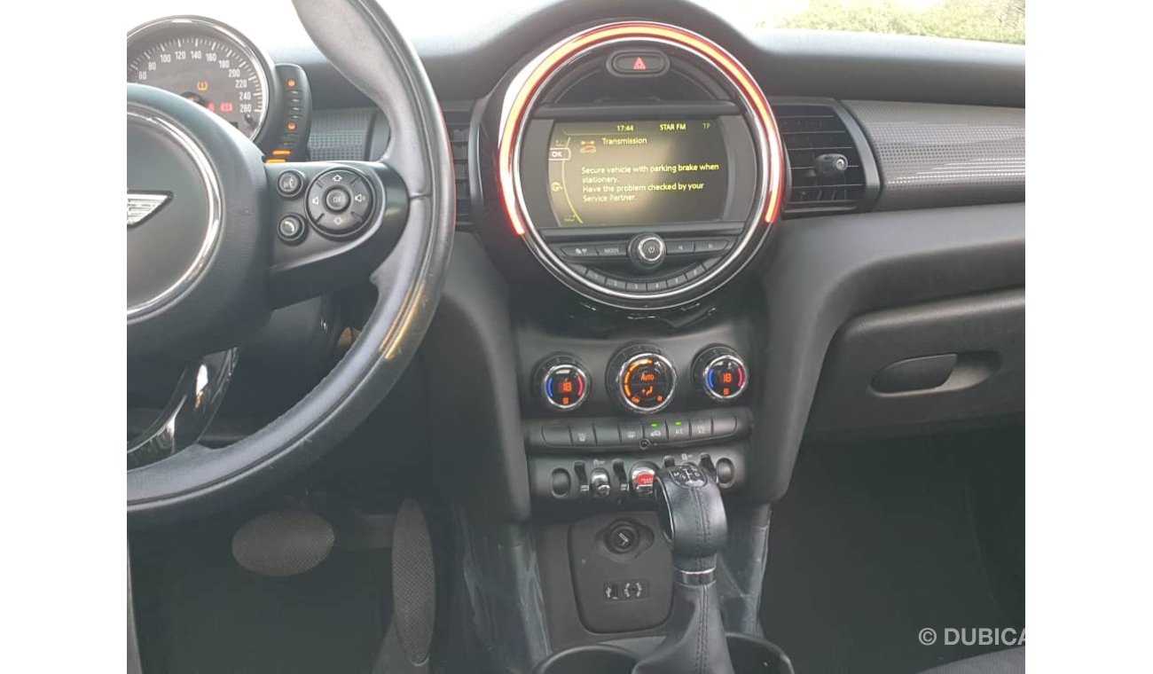 Mini Cooper John Cooper Works MINI COOPER 2017 GCC ORIGINAL PAINT - ALL SERVICE HISTORY AVAILABLE - PERFECT COND
