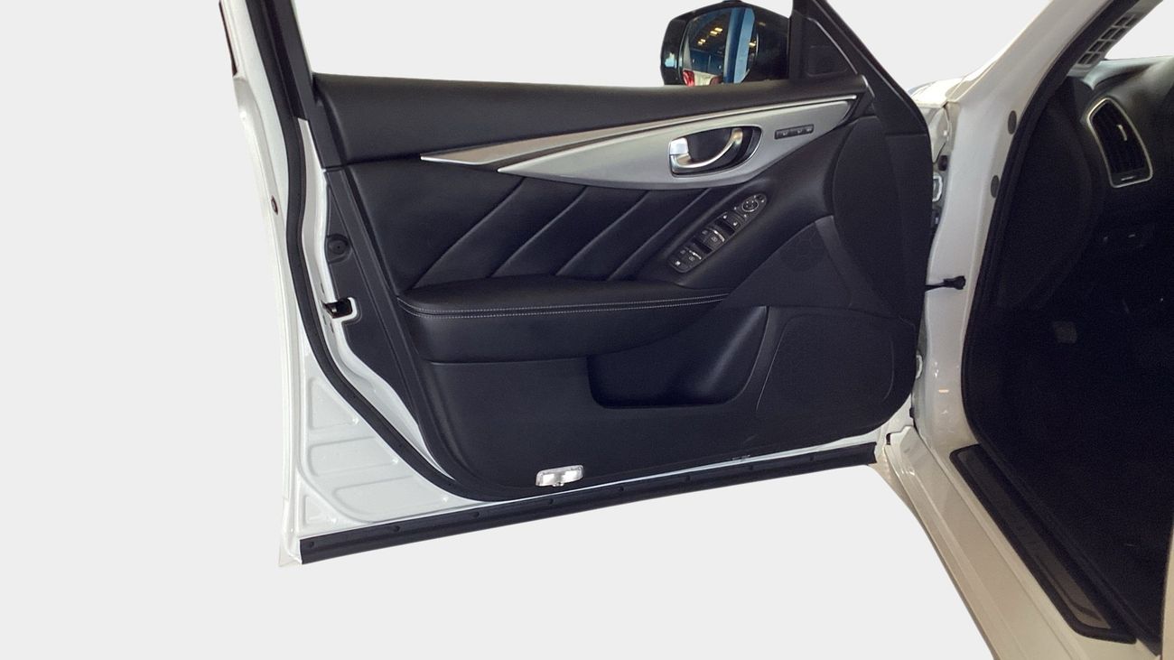 Infiniti Q50 3.0 LUXE SENSORY WOOD VISIB TRIM AUTO | Guaranteed Warranty | 0 Down Payment
