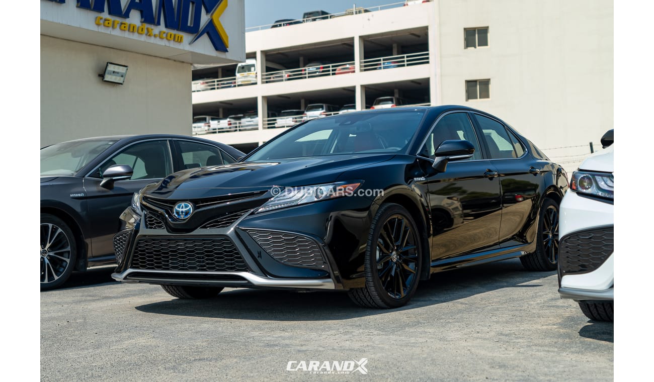 Toyota Camry XSE Hybrid Black / Red Interior