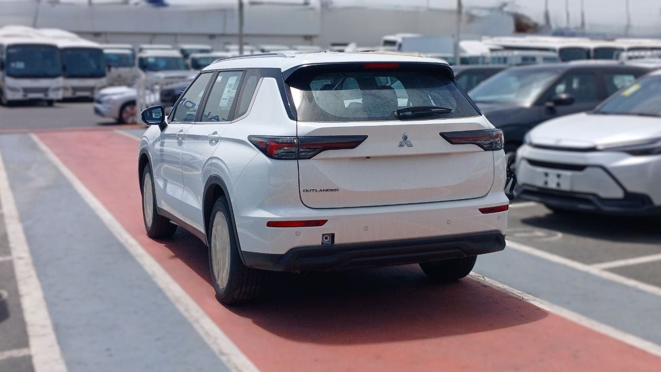ميتسوبيشي آوتلاندر M Line 2.5L Petrol FWD 2026YM