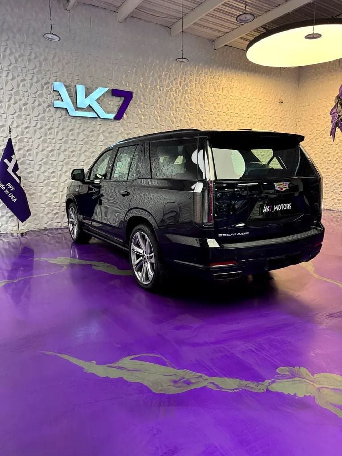 Cadillac Escalade Premium Luxury Platinum 6.2L 4WD Cadillac Escalade ESV Platinum