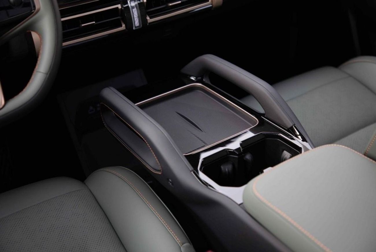 شيري iCar 03 2024 ICAR EQ3 V2 طويلة المدى - أسود من الداخل أخضر | تصدير فقط