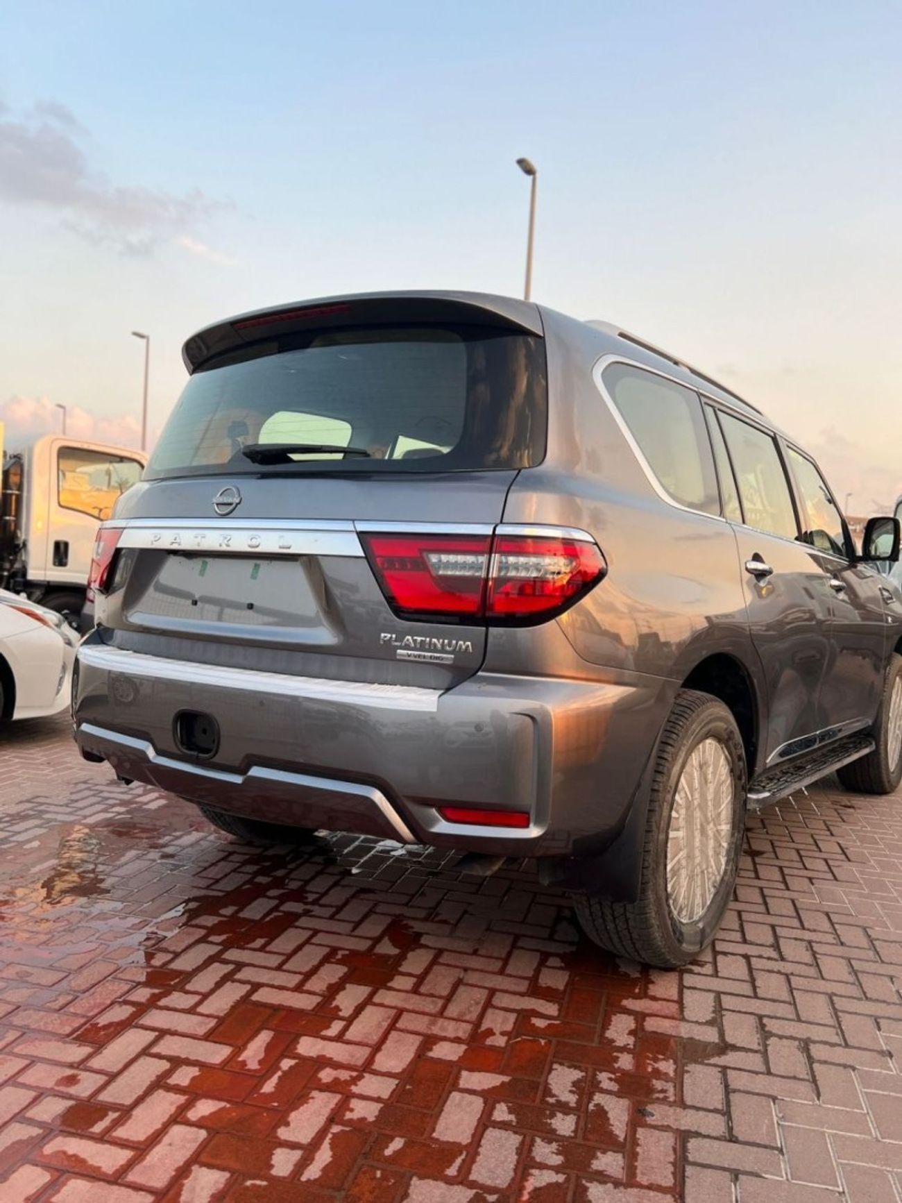 نيسان باترول LE Platinum City 5.6L