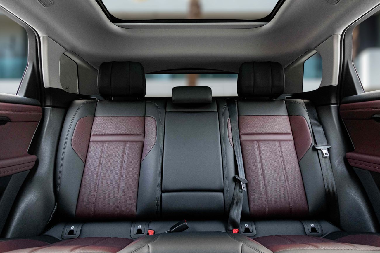 لاند روفر رانج روفر إيفوك Evoque SE P250 R-Dynamic | 3,721 P.M | 0% Downpayment | EVOQUE SE P250 R DYNAMIC!