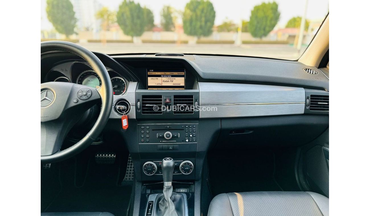 مرسيدس بنز GLK 350 MERCEDES BENZ GLK 350 3.5L V6 AMG || ORIGINAL PAINT || 4MATIC || GCC || FULL SERVICE HISTORY