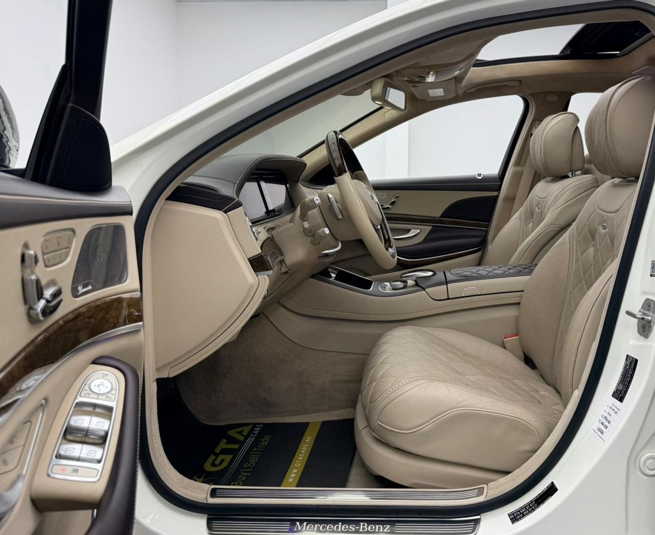 Mercedes Maybach S650 Maybach 2015 Mercedes Maybach S650, Service History, Fully Loaded, Excellent Condition, GCC