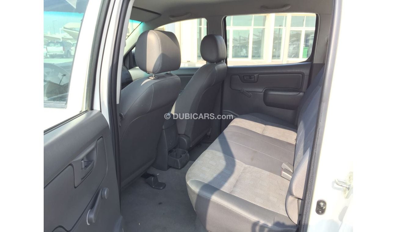 Toyota Hilux 4X2 AUTOMATIC