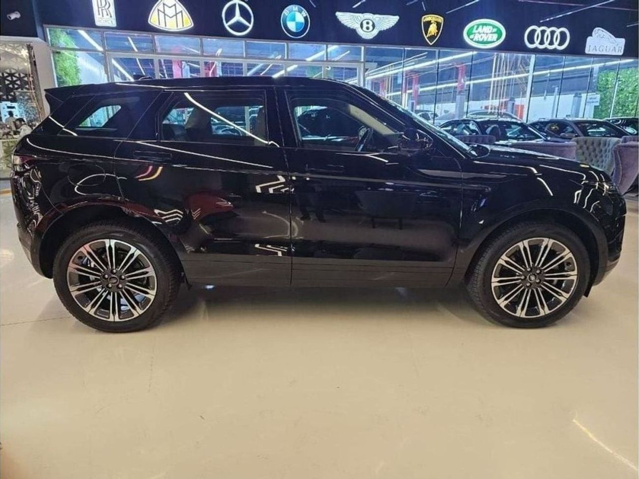 لاند روفر رانج روفر إيفوك 2024 Range Rover Evoque S (5 YEARS WARRANTY AND SERVICE CONTRACT )