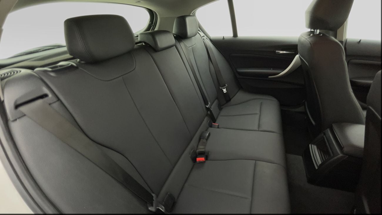 بي أم دبليو 120i EXECUTIVE 2 | بدون دفعة مقدمة | اختبار القيادة في المنزل