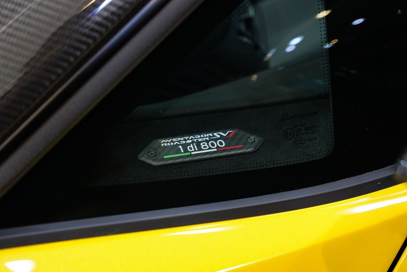 Lamborghini Aventador Roadster SVJ, 1 of 800, Full Carbon Fiber Package, Very Low KM!!