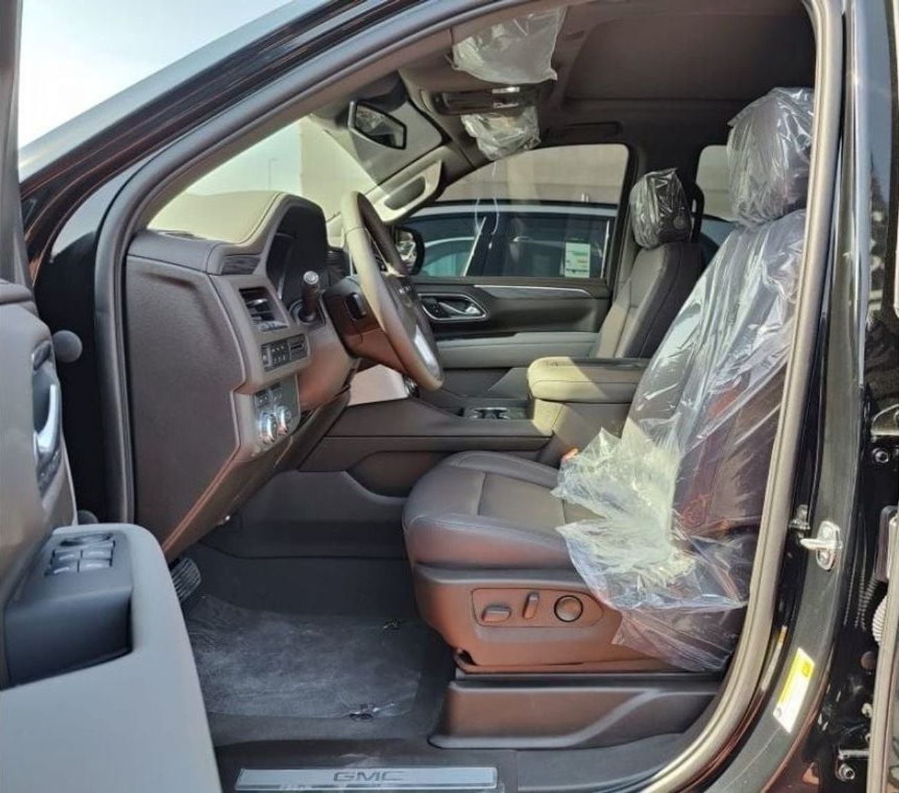 جي أم سي يوكون SLT 5.3 L Under Warranty 2024 GCC