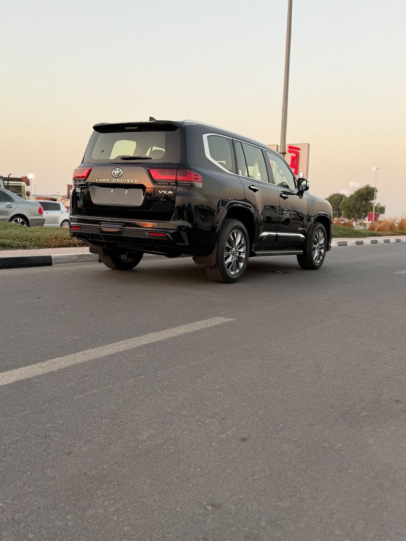 تويوتا لاند كروزر VXR 3.5L