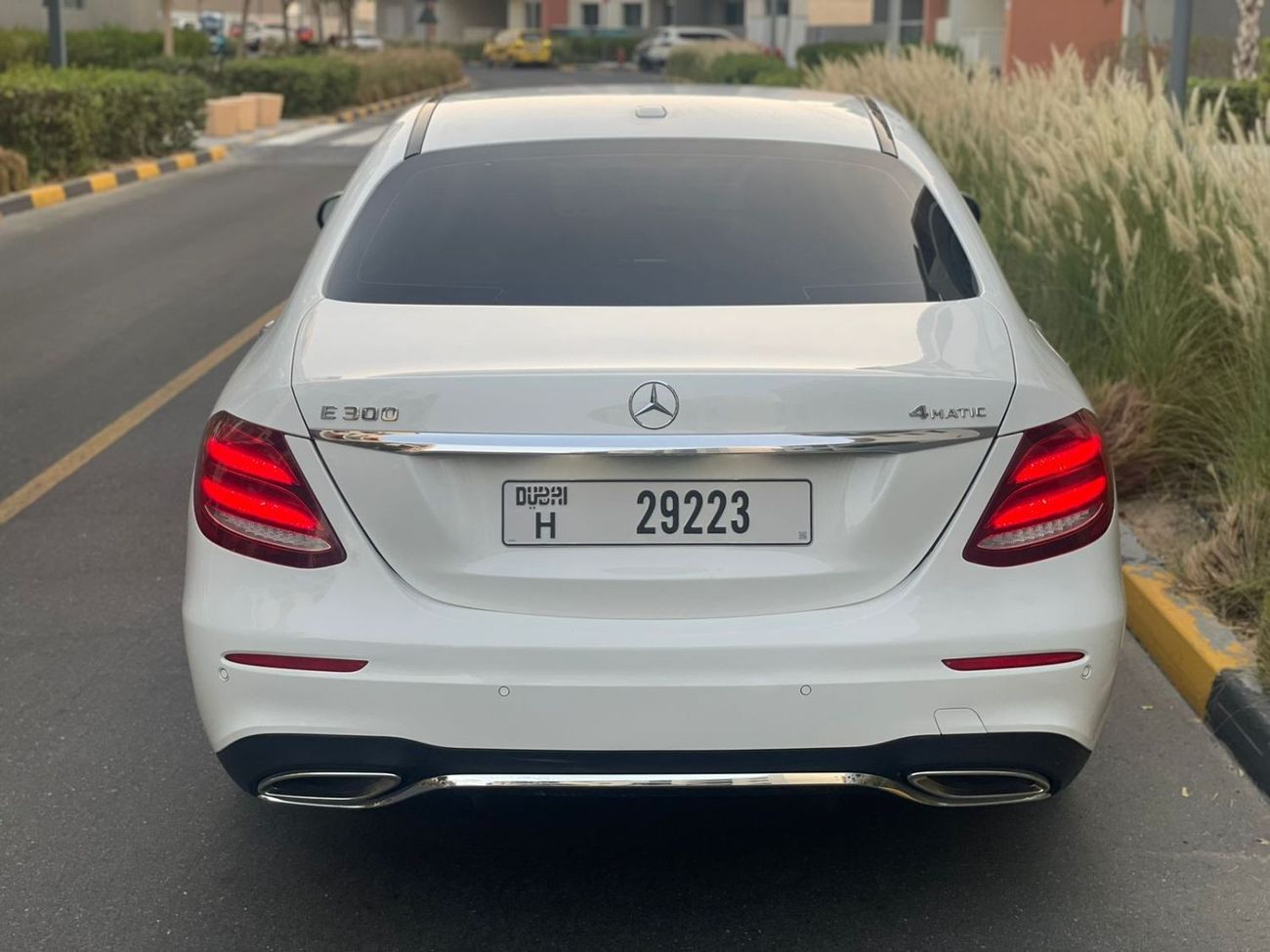 Mercedes-Benz E300 2017 Mercedes Benz E 300 4Matic Full Option 2.0L V4 Turbo Full Option With Sensors and Radar -