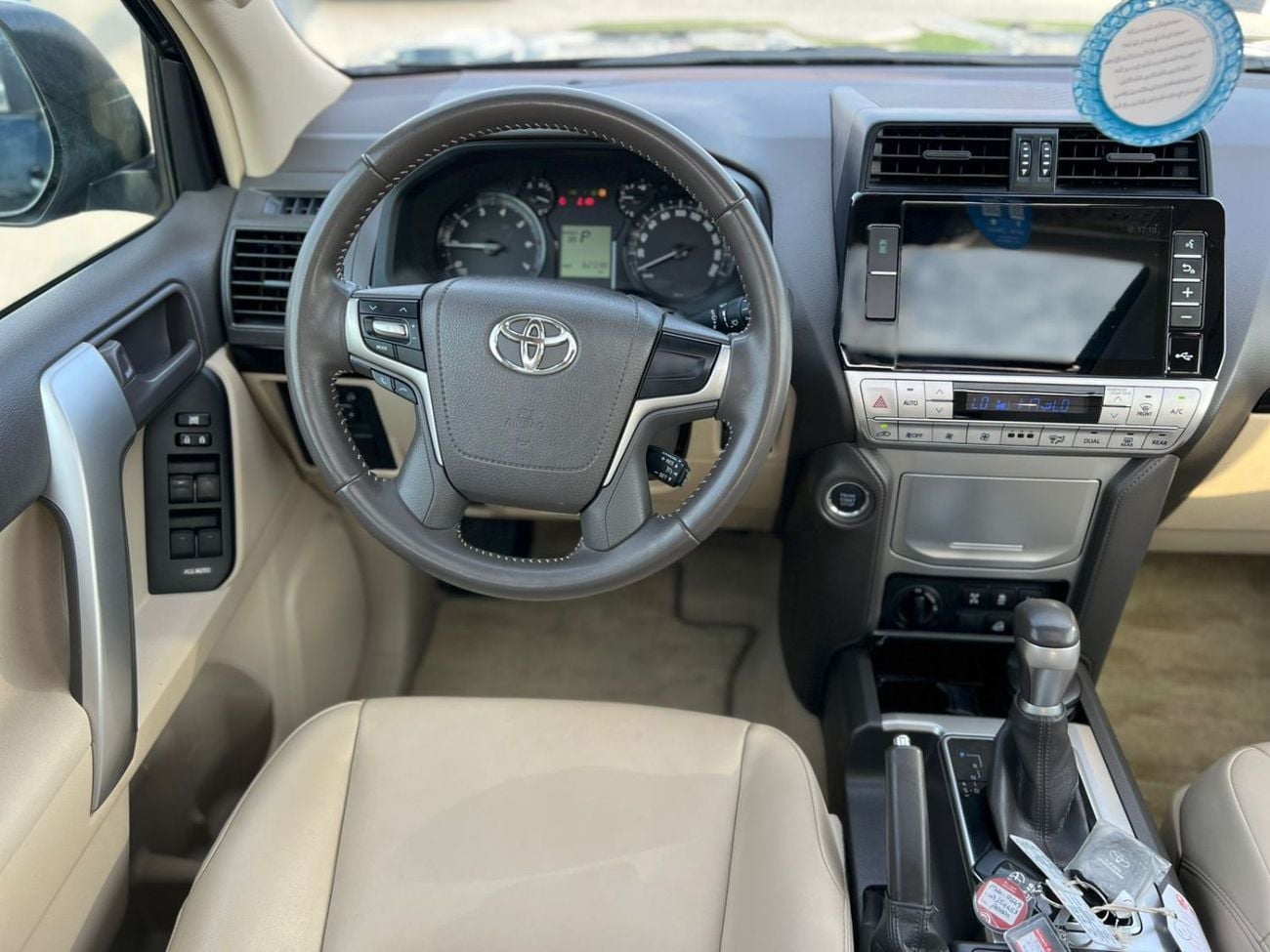 Toyota Prado  2022 Toyota Prado Full Option 4.0L V6 - AWD 4x4 - GCC- Electric Seat - Rear CAM & Sensors - Cool