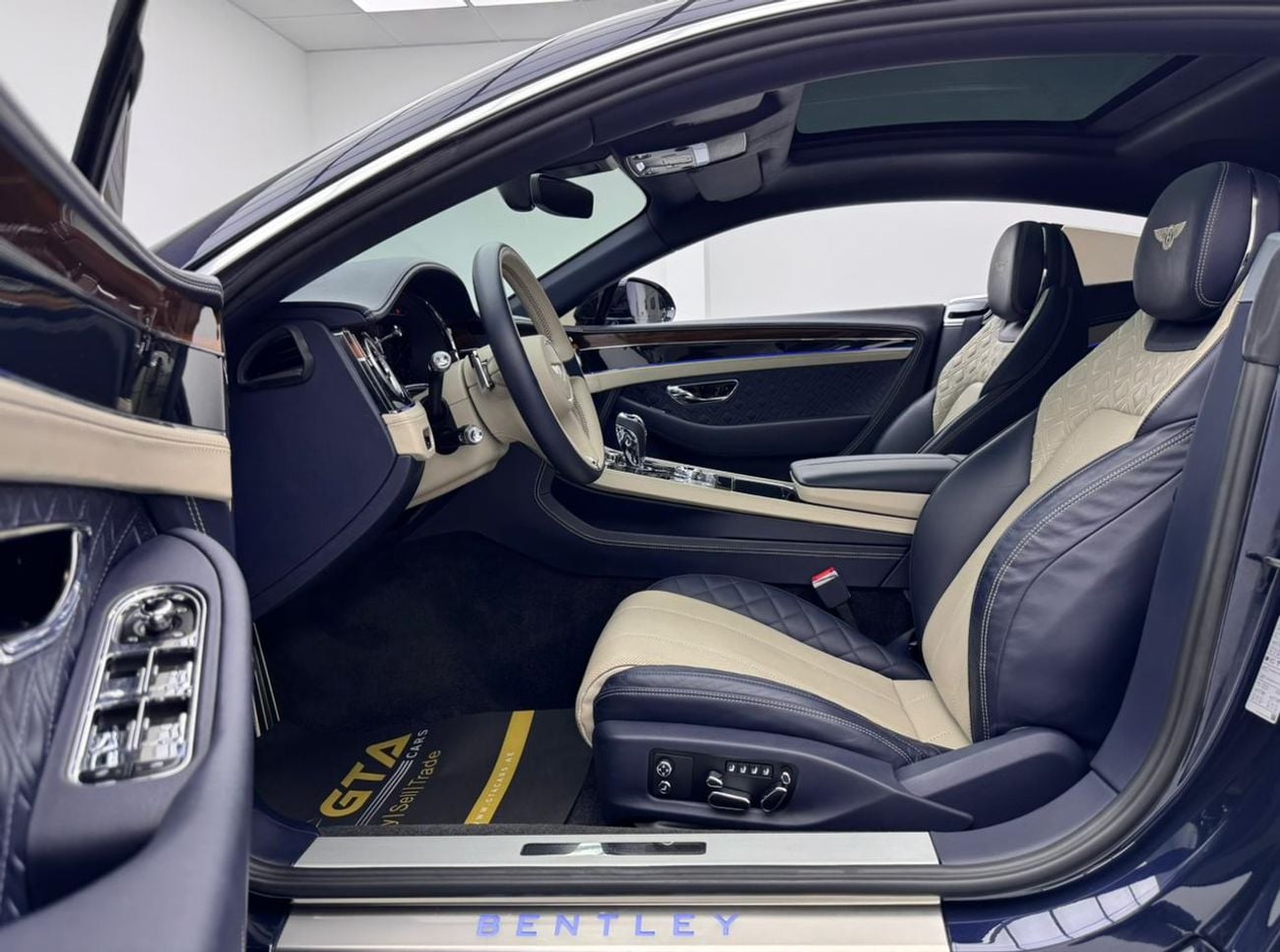 Bentley Continental GT 6.0L W12 (626 HP) 2020 Bentley Continental GT, Bentley Warranty+Full Service History, GCC