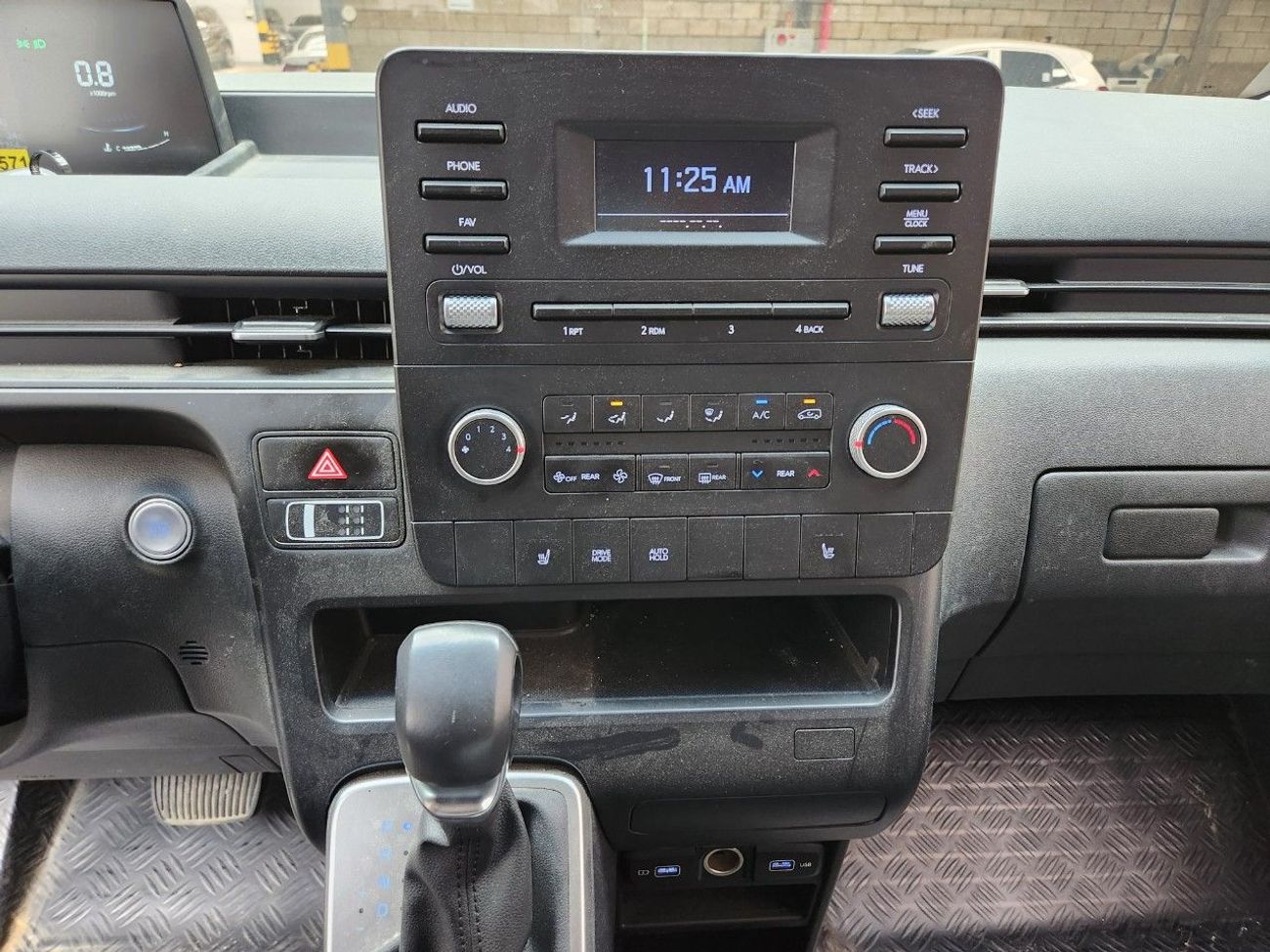 Hyundai Staria 2022 HYUNDAI STARIA (D) 2.2 Tourer 9seat Modern