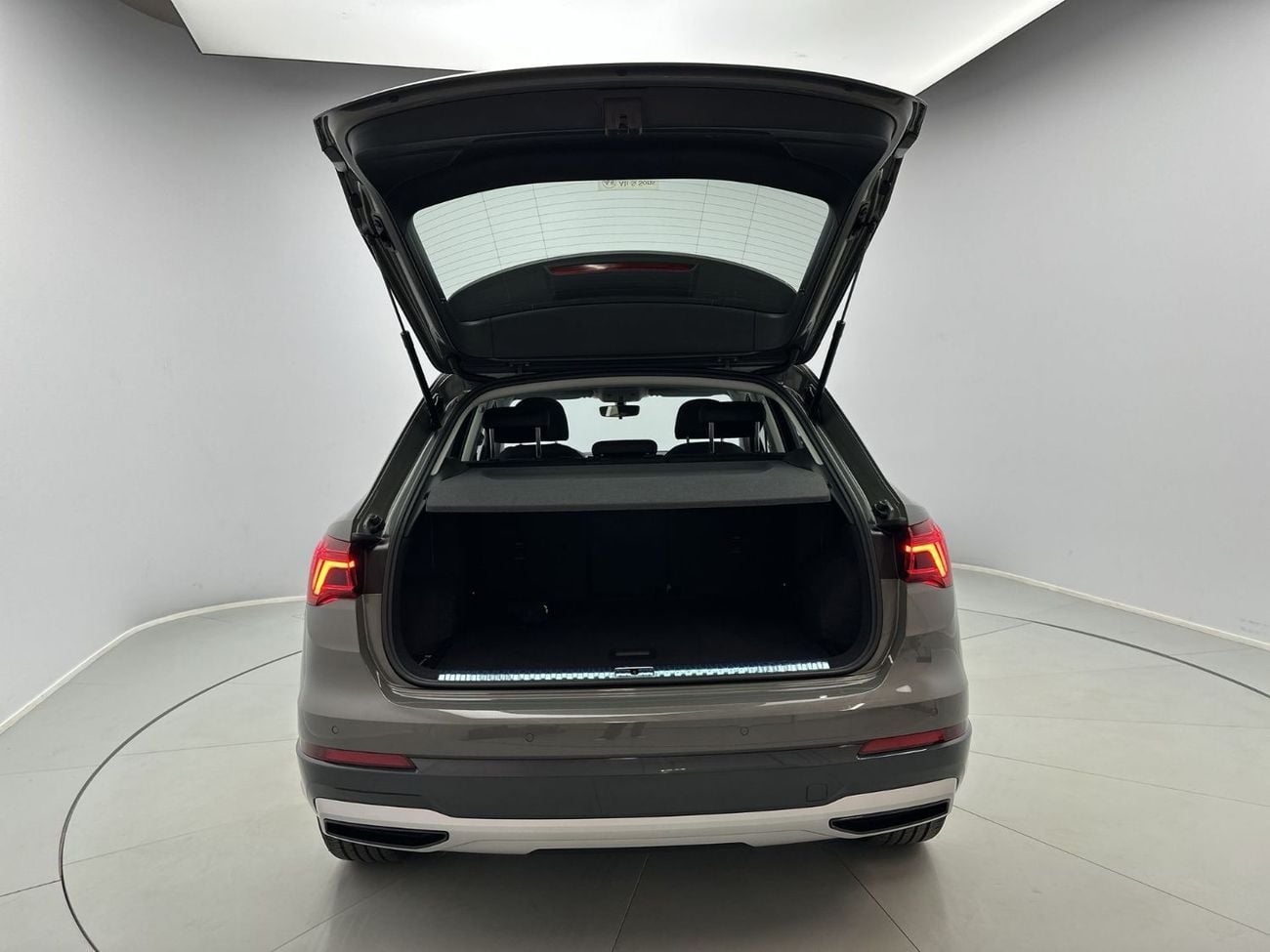 أودي Q3 35 TFSI Advanced 2.0L 150hp (Ref# 27216)