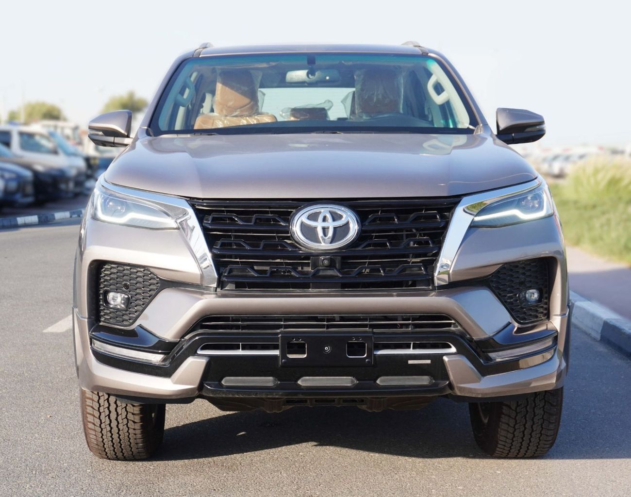 Toyota Fortuner SR5 , 4.0L , PETROL 2026