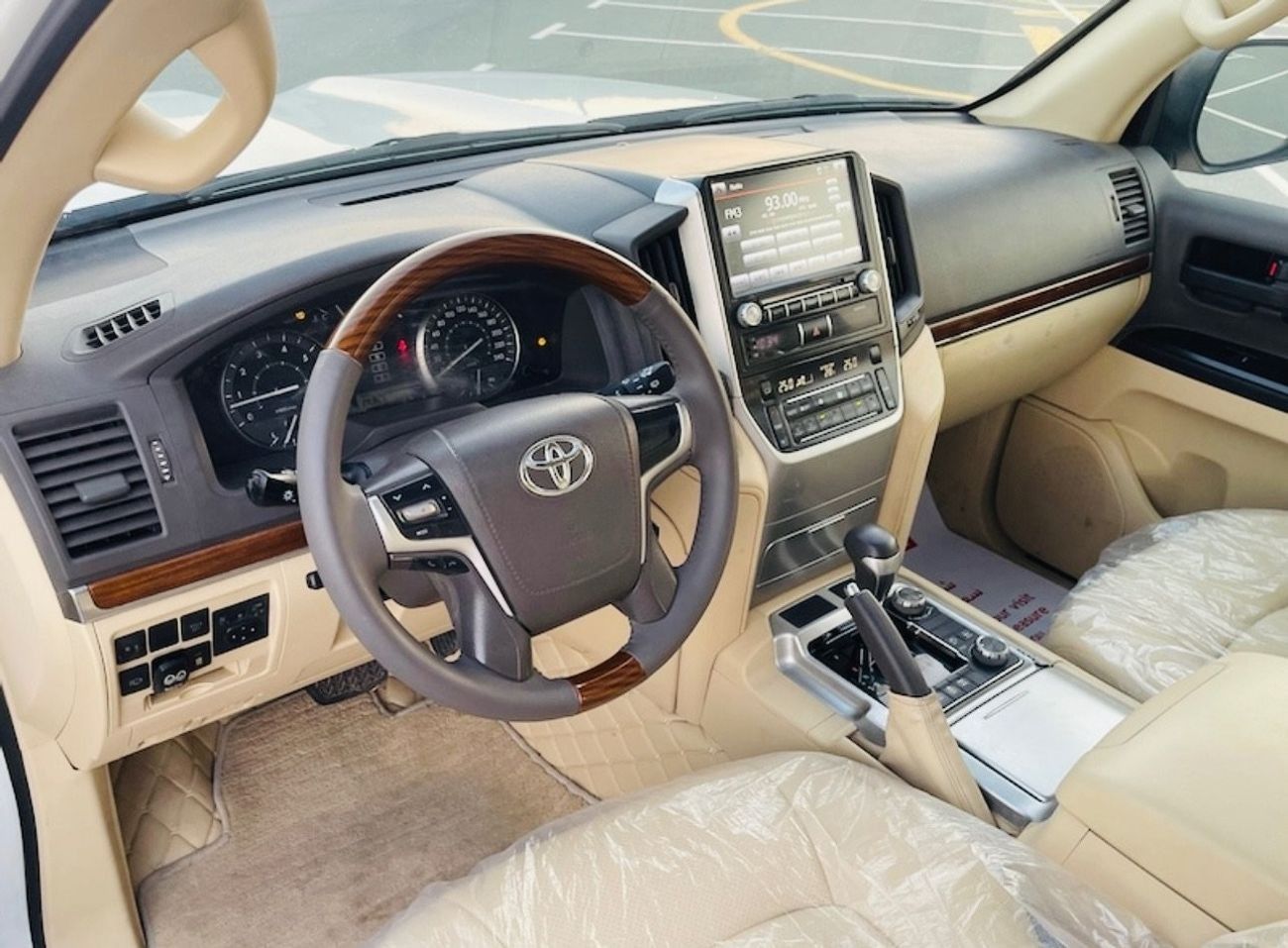 تويوتا لاند كروزر Toyota Land Cruiser 2017 LHD v8 full options