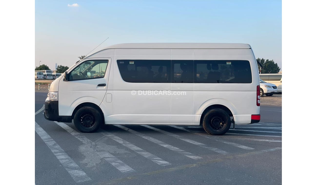 Used 2018 Toyota Hiace 2.7L V4 - 13 Seats - Gcc Specs - Automatic ...