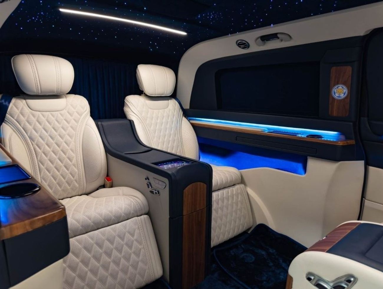 مرسيدس بنز V 300 NEW SHAPE V300d With Full VIP Conversion AVAILABLE IN LEFT OR RIGHT HAND DRIVE