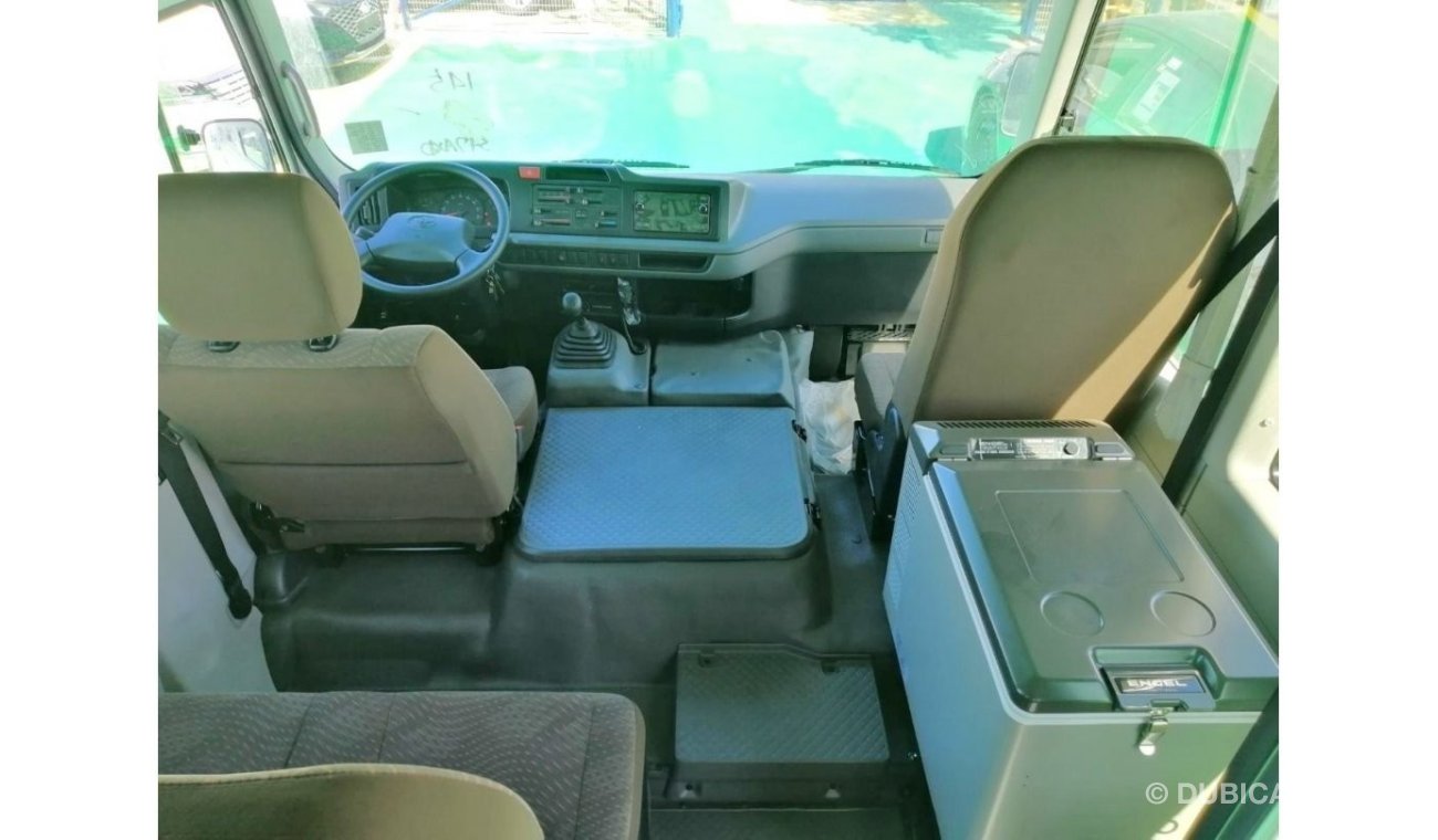 تويوتا كوستر 22 seats with fridge and 3 point seat plat