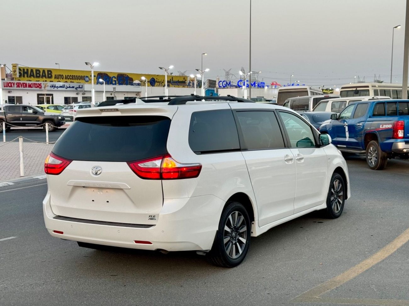 Toyota Sienna 2019 XLE SUNROOF 4x4 FULL OPTION US SPEC