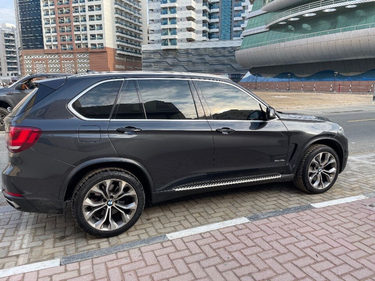 BMW X5 50i Luxury 4.4L (5 Seater)