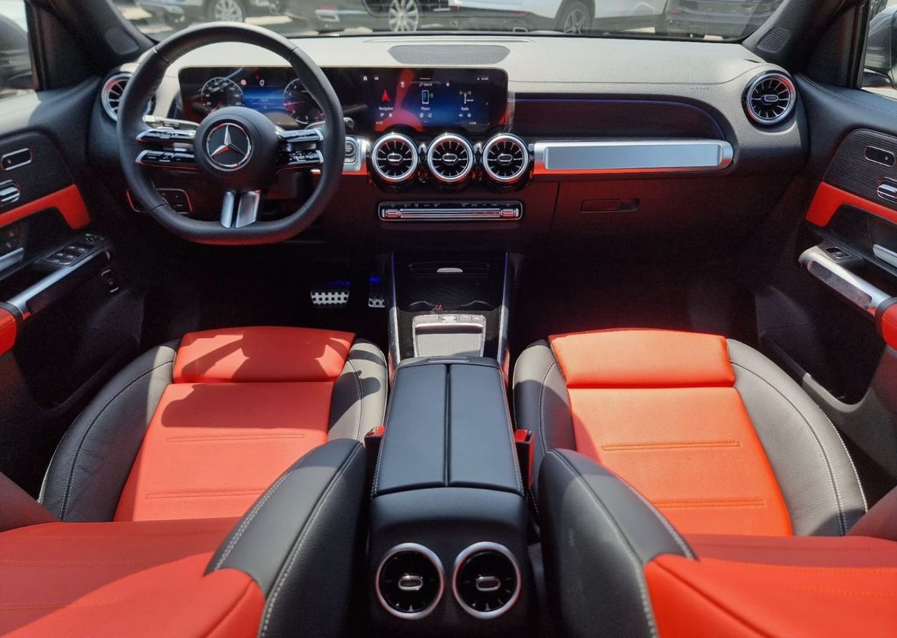 مرسيدس بنز GLB 200 AMG SUV 7 Seater Under Warranty 2025 GCC