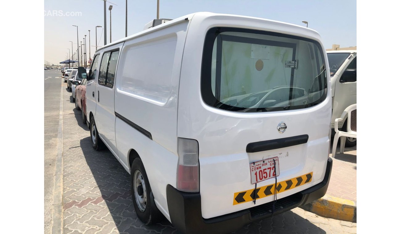 نيسان أورفان Nissan urvan 6 seater with freezer van,model:2009. Excellent condition