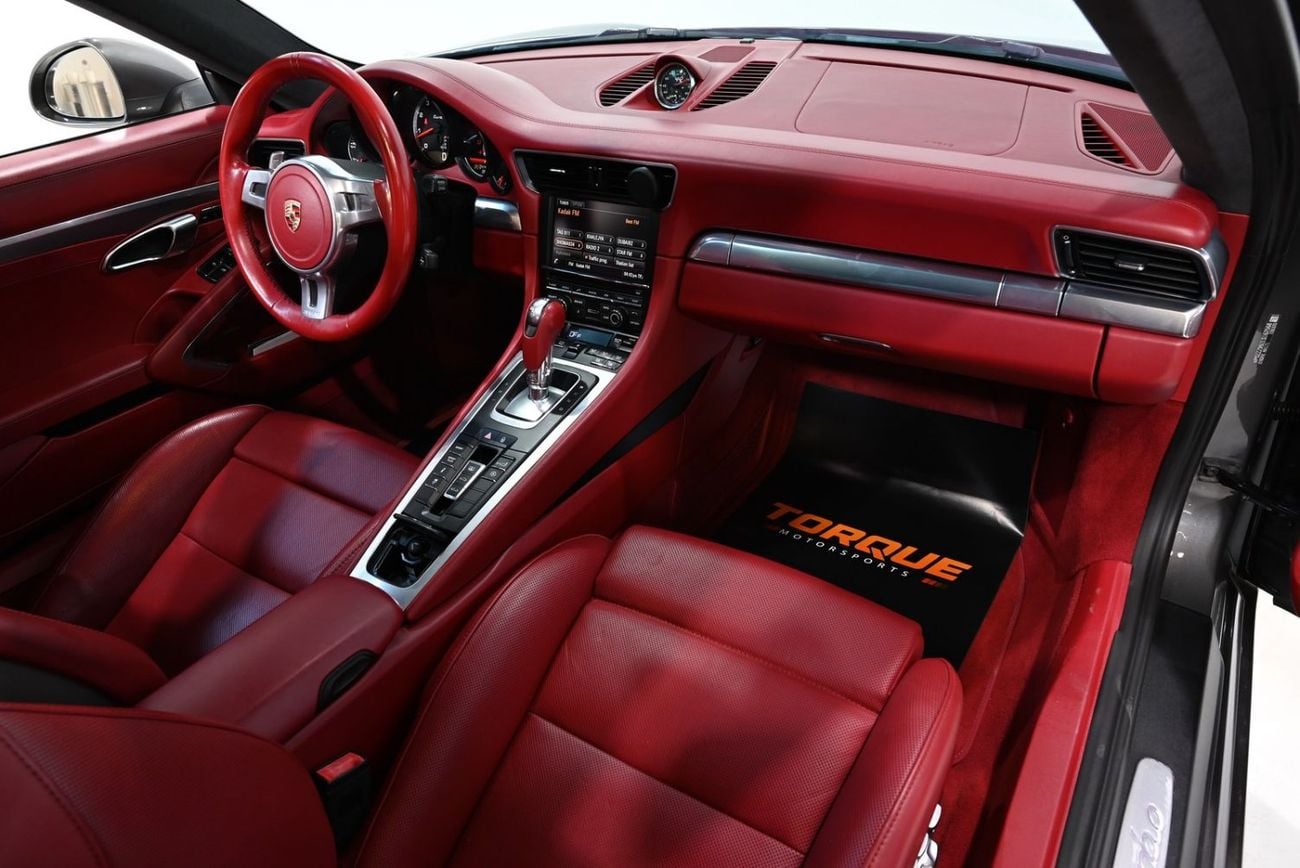 Porsche 911 TURBO 2014 Porsche 911 Turbo, Porsche Service History, Excellent Condition, GCC