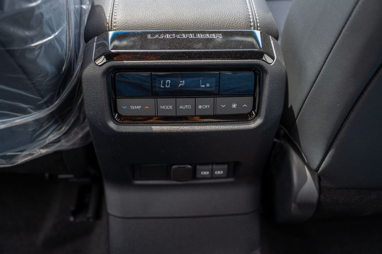 تويوتا برادو Toyota Prado 2025 2.4L Petrol 7 Seats