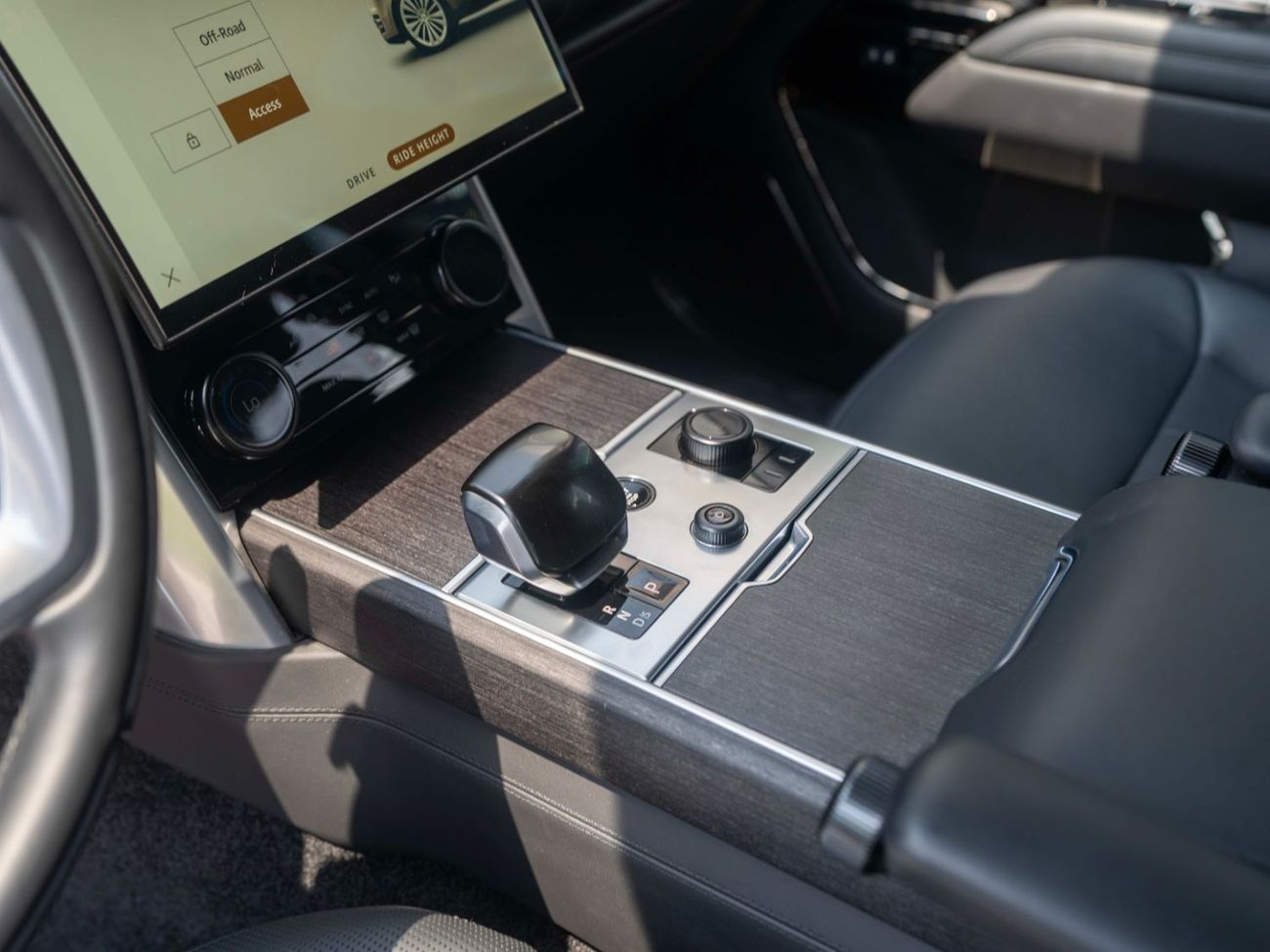 لاند روفر رينج روفر SV LWB P530 TOP OPTION