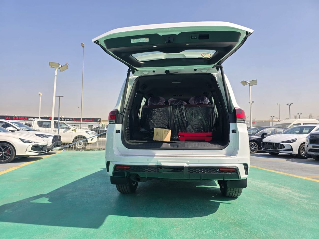 تويوتا لاند كروزر تويوتا لاندكروزر LC300 موديل 2026 فئة VXR محرك 3.5 لتر – اللون الأبيض