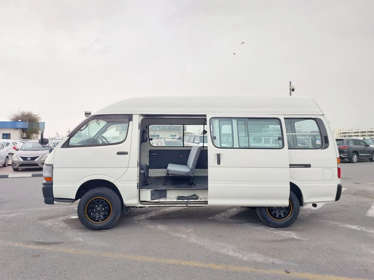 Toyota Hiace TOYOTA HIACE VAN RHD 2003 MODEL 3.0 L DIESEL MANUAL(PM03653)