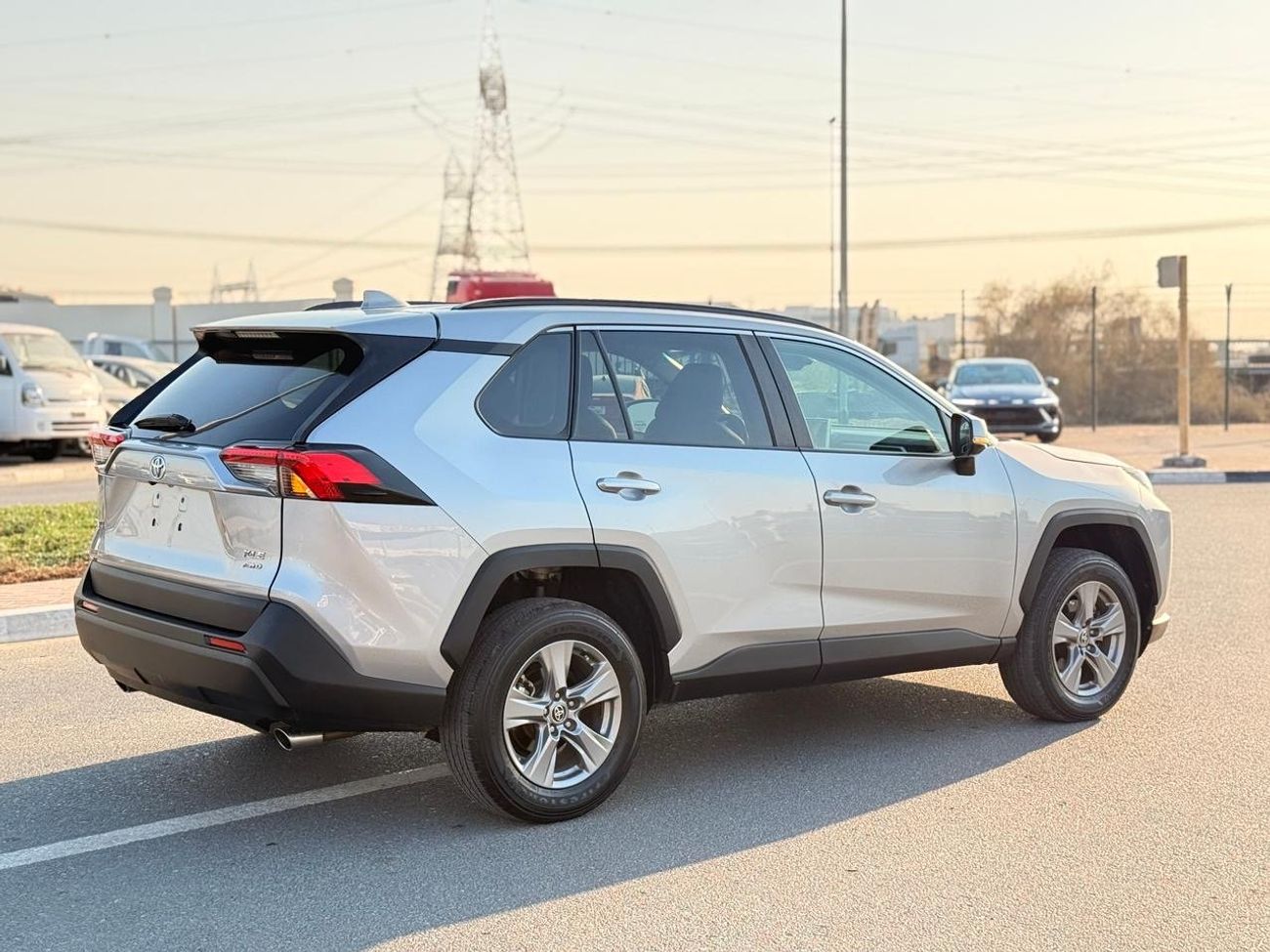 تويوتا راف ٤ XLE 2.5L Full option