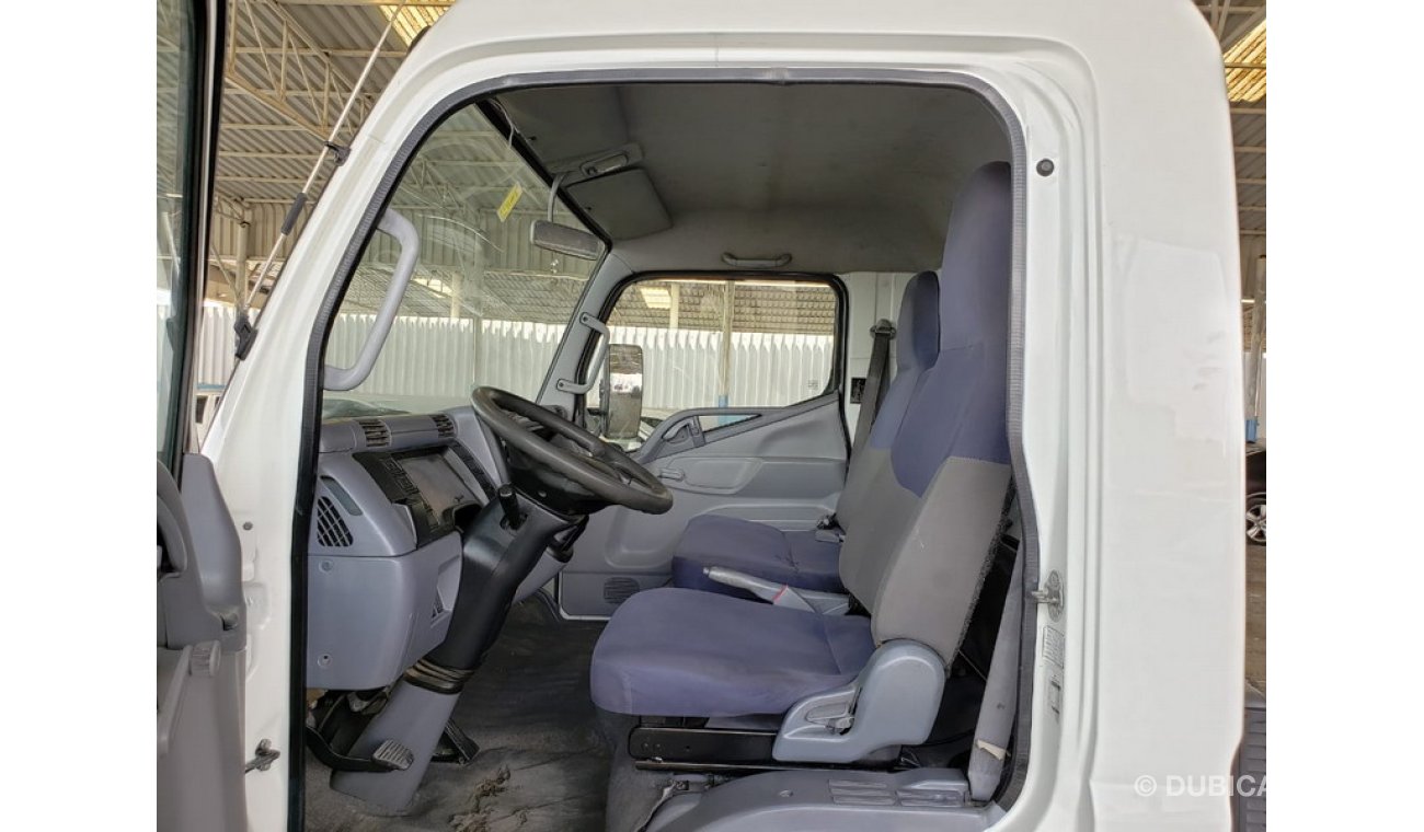 Mitsubishi Canter 4.5L Diesel, 4 Ton, 16" Tyre, 5 Speed Manual Transmission, Reverse Warning Buzzer (LOT # 2014)