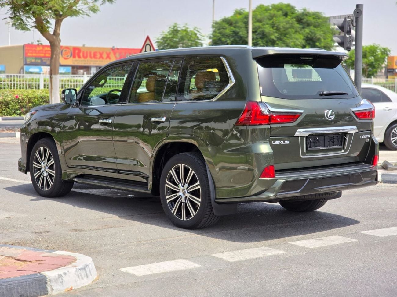Lexus LX570 SIGNATURE FULL OPTION 2021 GCC AL FUTTAIM LEXUS LOW MILEAGE WITH AGENCY SERVICE HISTORY IN MINT COND