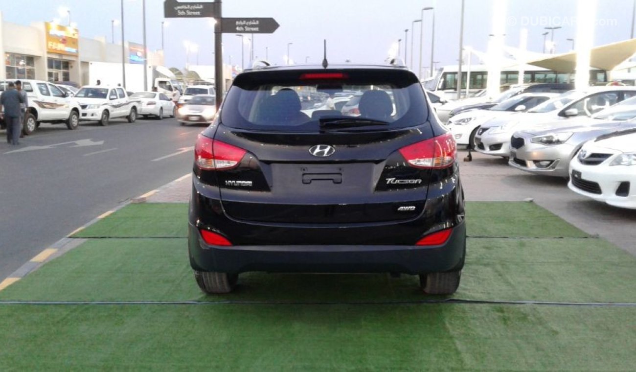 Hyundai Tucson HYUNDAI TUCSON BLACK NO PIANT NO ACCIDENT KHALIGE