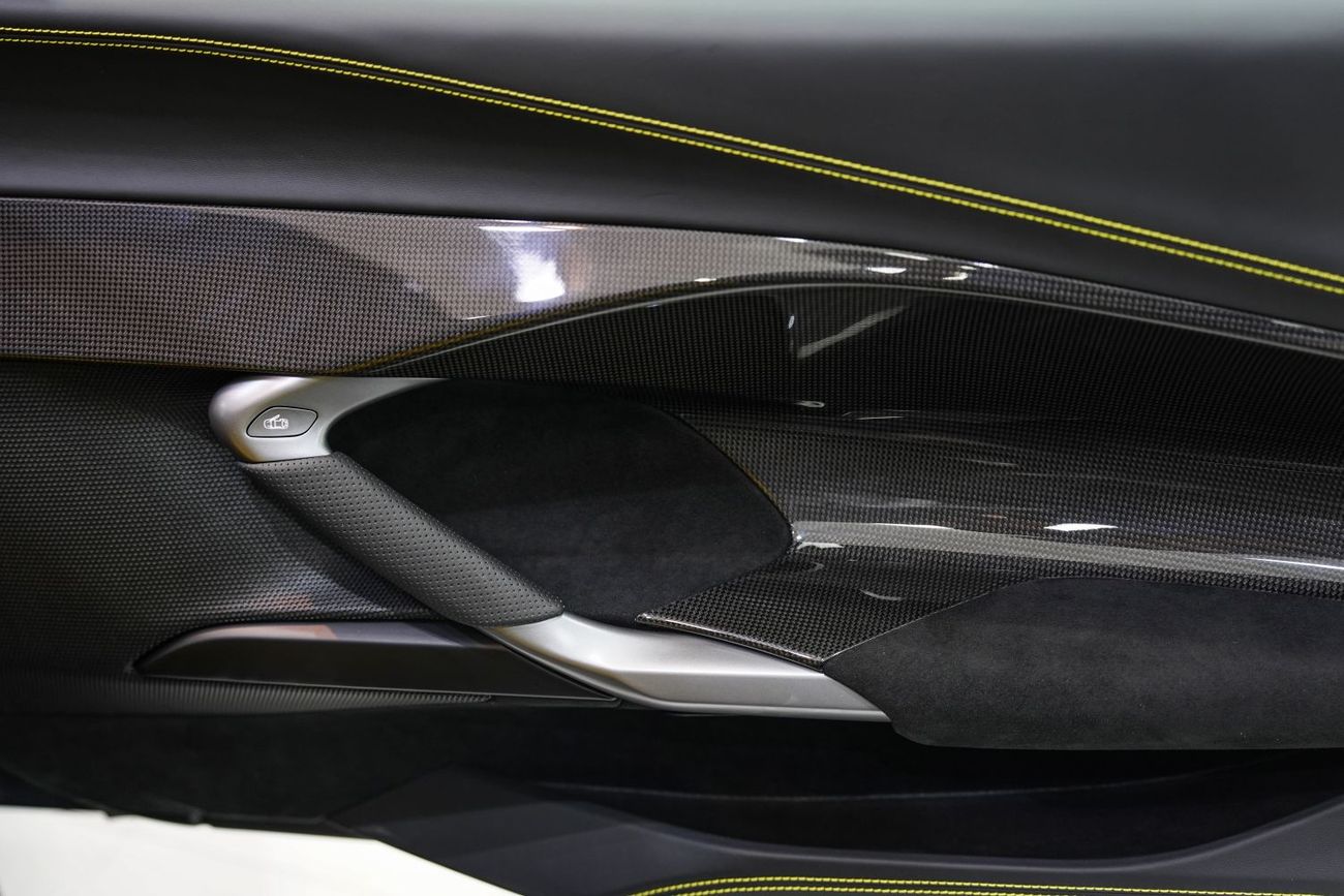 Ferrari 296 GTB 3.0T V6 PHEV Full Carbon Fiber Package, Daytona Seats, Carbon Fiber Wheels, Dealer Warranty + Servic